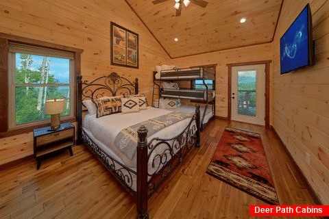 New Luxurious 3 Bedroom Cabin Sleeps 11 - Wild Ginger
