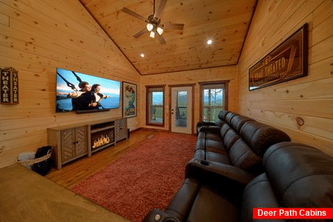 Large Open Theater and Game Room 3 Bedroom - Wild Ginger