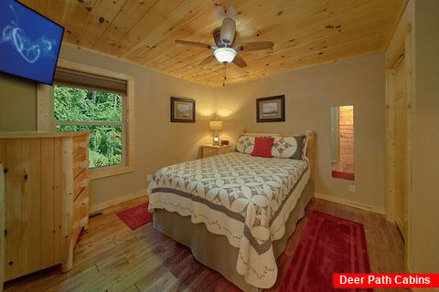4 Bedroom Cabin with Queen Bed - The Tennessean on Huckleberry Hill