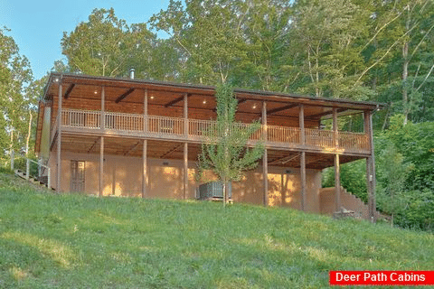 4 Bedroom Cabin With Large Deck - The Tennessean on Huckleberry Hill