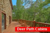 2 Bedroom Cabin With Large Deck And Wooded View 