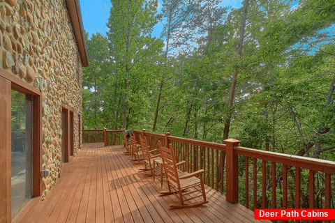 2 Bedroom Cabin With Large Deck And Wooded View - Splish Splash