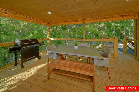 Deck With Dining Seating And Grill - Tennessee Splendor