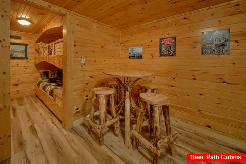 3 bedroom cabin with Game Room and bunk beds - Not Too Shabby