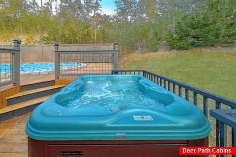 6 bedroom luxury cabin with private hot tub - Waldens Creek Oasis