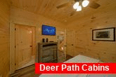 4 bedroom pool cabin with 3 King Beds