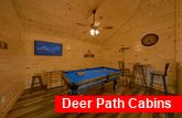 4 bedroom cabin with Arcade Game and Pool Table