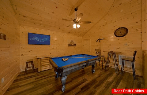 4 bedroom cabin with Arcade Game and Pool Table - Heritage Splash