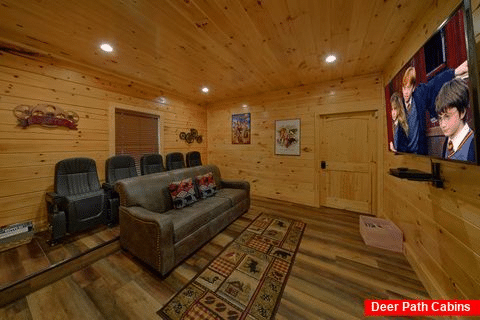 Theater Room in 4 bedroom rental cabin - Heritage Splash