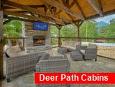 Luxury 3 bedroom cabin with outdoor fireplace 