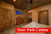 4 bedroom cabin with 3 King Beds