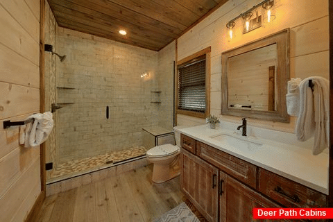 4 bedroom cabin with luxurious bathrooms - Gatlinburg Views
