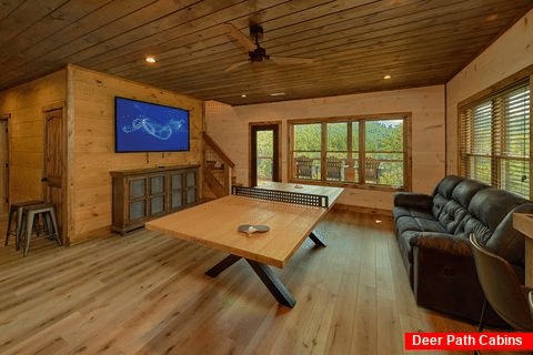 4 Bedroom cabin game room with Ping Pong Table - Gatlinburg Views