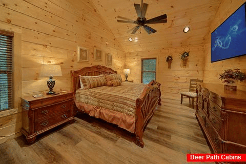 Master Bedroom King Bed in cabin rental - A Mountain Paradise