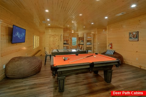 Three Bedroom Cabin with Pool Table - A Smoky Mountain Dream