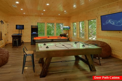 Large 3 Bedroom Cabin with Air Hockey Table - A Smoky Mountain Dream