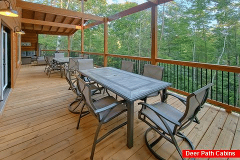 Outdoor Dining on deck of 5 bedroom cabin - A Mountain Paradise