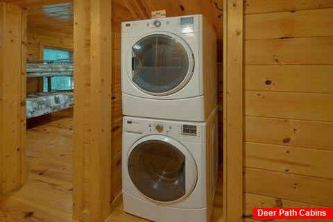 4 Bedroom 3.5 Bath Full Size Washer and Dryer - Hidden Haven