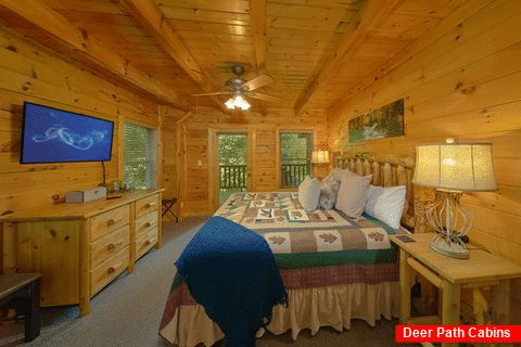 Masster Bedroom Mai Floor 4 Bedroom Cabin - Hidden Haven