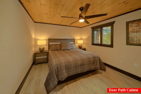 6 Bedroom cabin with main level master bedroom - Livin' the Dream