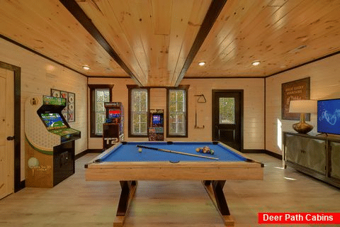 Premium 6 bedroom pool cabin with game room - Livin' the Dream