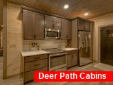 2 bedroom luxury cabin with full kitchen