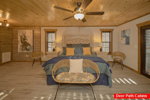 Master Bedroom with King Bed in 5 bedroom cabin - Could Not Ask For More