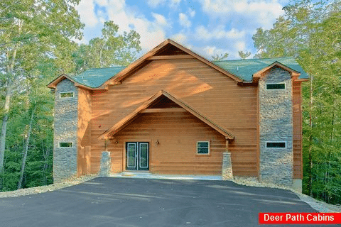Pigeon Forge cabin rental with flat parking - A Mountain Paradise