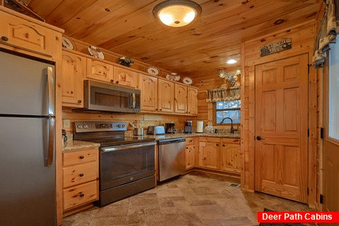 Full kitchen in 2 bedroom Pigeon Forge cabin - Chocolate Moose