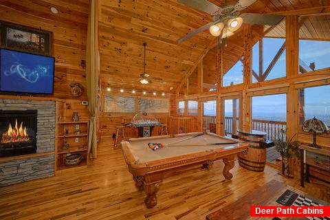 Pool Table and Arcade in 2 bedroom luxury cabin - Chocolate Moose