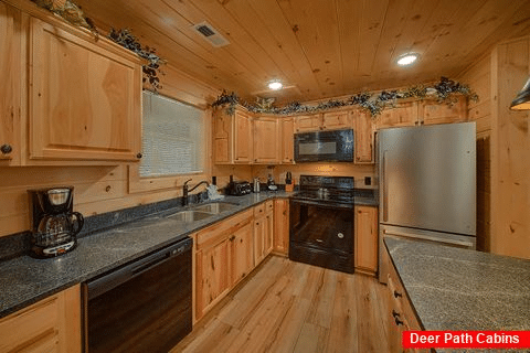 Fully furnished kitchen in Gatlinburg cabin - Mountain Melody