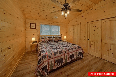 3 bedroom Gatlinburg cabin with King bedroom - Mountain Melody