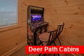 Gatlinburg cabin with Arcade game and Pool Table