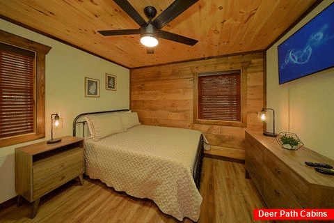 Coy 3 bedroom cabin with 2 Queen bedrooms - All Ya Need