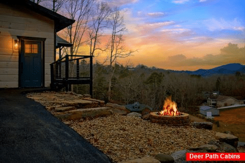 3 bedroom cabin with Fire Pit and Views - All Ya Need