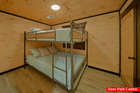 5 bedroom cabin rental with twin bunk beds - As Good As It Gets