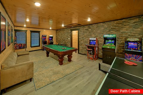 5 bedroom cabin game room with Pool Table - As Good As It Gets