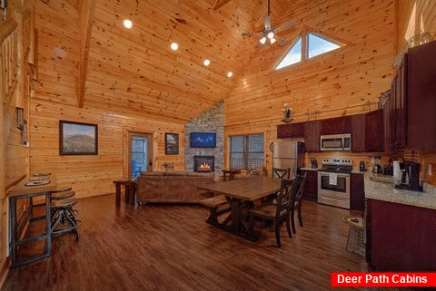 Three Bedroom Cabin near Pigeon Forge with WiFi - A Bear's Creek Plunge