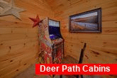 Smoky Mountain 3 Bedroom Cabin with Arcade