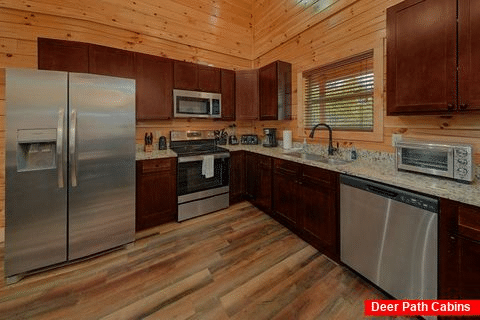 4 Bedroom Cabin with Fully Equipped Kitchen - A Bearadise Splash