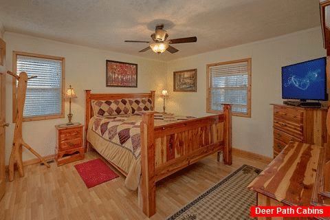 Main Floor Bedroom Gatlinburg Cabin Sleeps 8 - Cedar Ridge