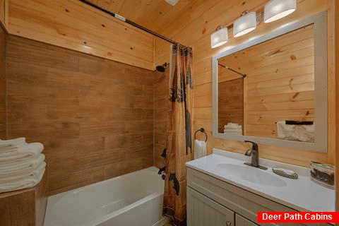 King Bedroom with Connecting Full Bathroom - Bar Mountain III