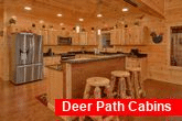 Luxury 4 Bedroom Cabin with Large Kitchen 