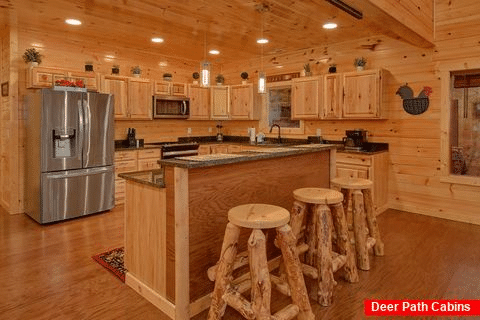 Luxury 4 Bedroom Cabin with Large Kitchen - Bar Mountain III