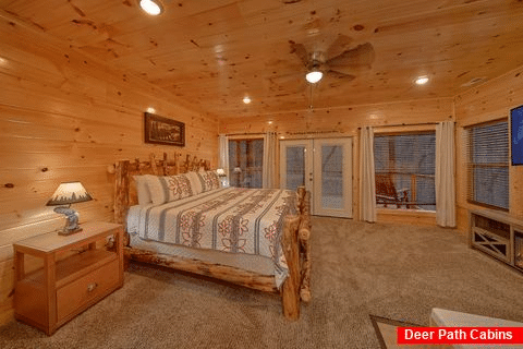 Large Four Bedroom Cabin with King Bed and WiFi - Bar Mountain III