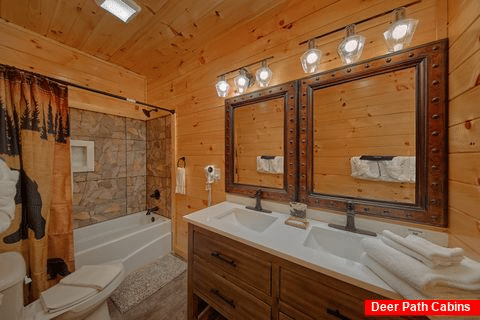 Spacious King Room with Connecting Full Bathroom - Bar Mountain III