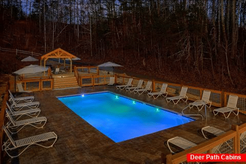 Four Bedroom Cabin with Community Pool - Bar Mountain III