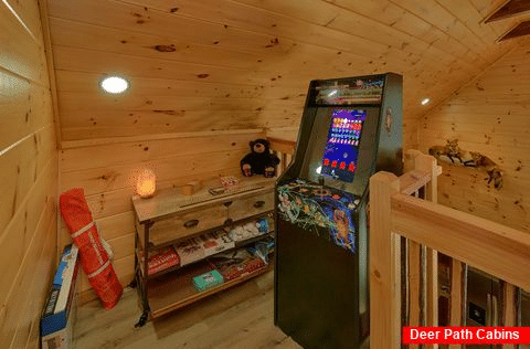 2 Bedroom 2 Bath Cabin Sleeps 6 with Games - A Lazy Bear Log Cabin