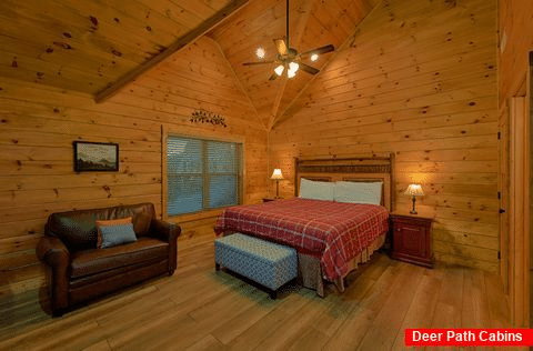 Main Floor Bedroom 3 Bedroom Cabin Sleeps 10 - Smoky Vista Lodge