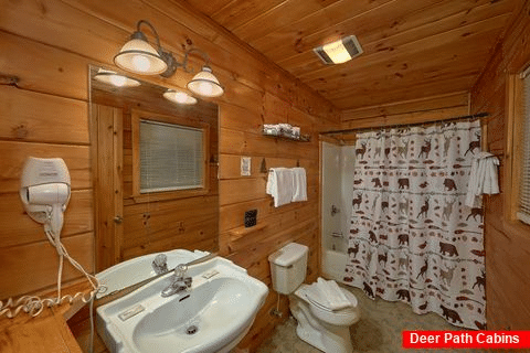 2 Bedroom 2 Bath Cabin Sleeps 6 with Views - Lazy View Lodge